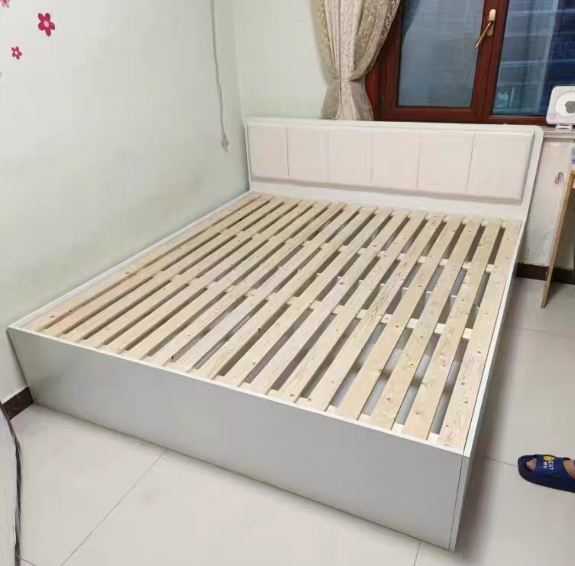 Sleep in Style with Customizable Wooden Beds!